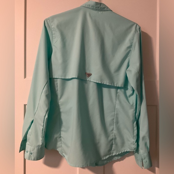 Columbia Women’s Aqua Blue Mesh Button Down Shirt - Picture 2 of 7